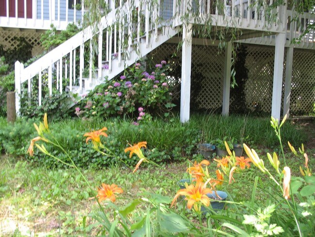 Building Photo - 2 br, 2.5 bath House - 1818 Stadium Road