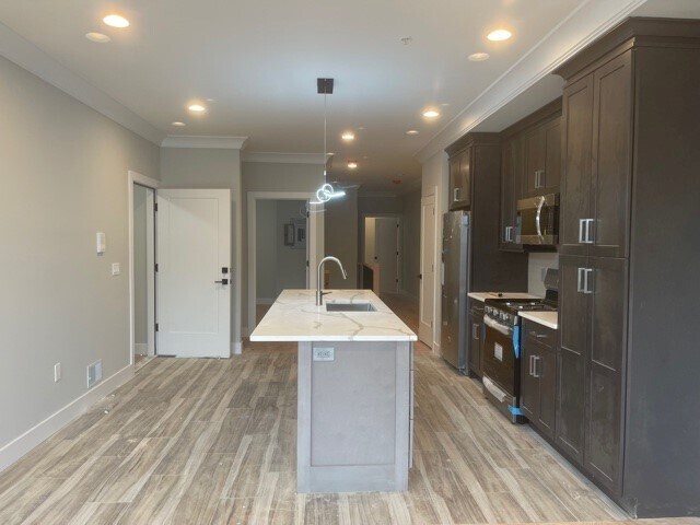 Kitchen - 682 N 5th St