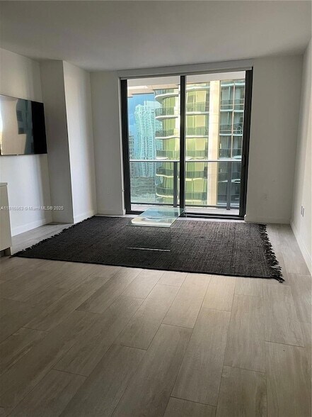 Foto del edificio - 55 SW 9th St