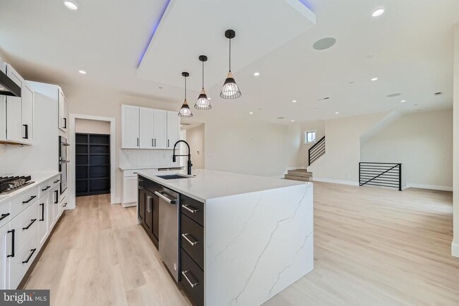Foto del edificio - 6931 River Drive Rd