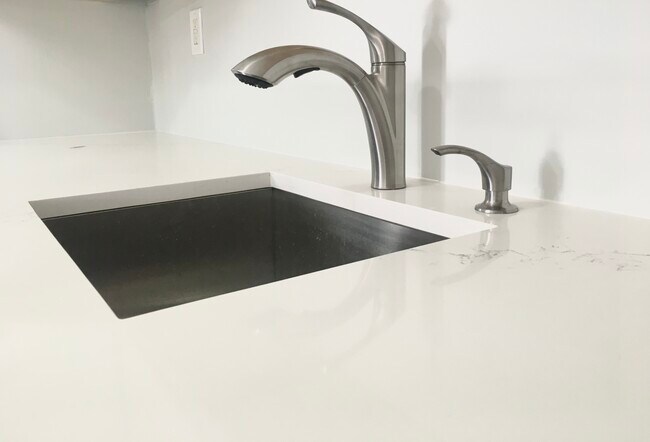 Foto del edificio - 40 Northrup Dr