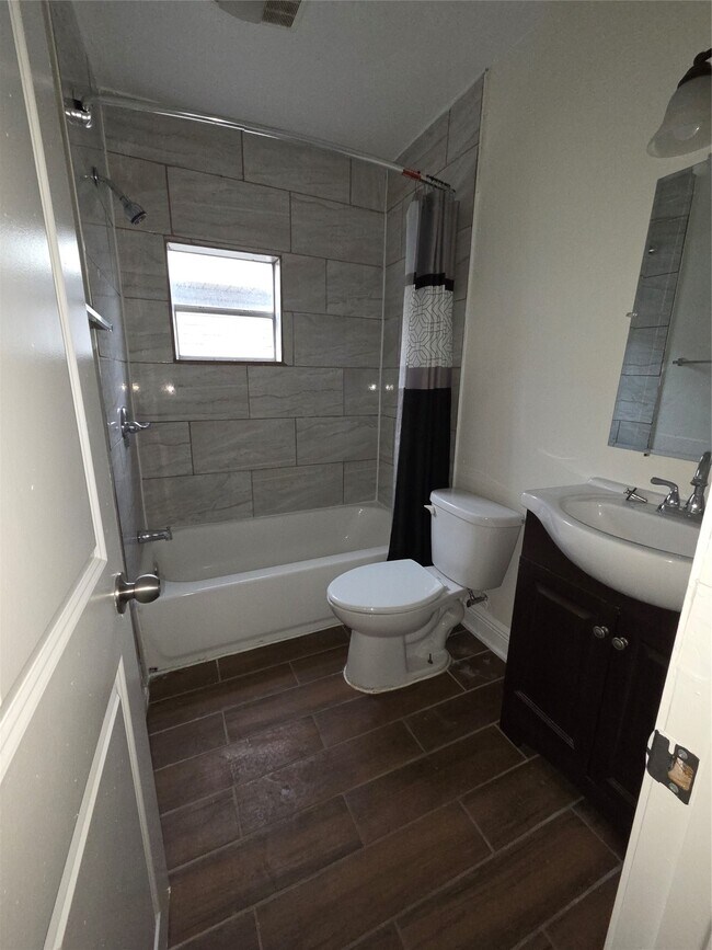 Foto del edificio - 7902 Hudson St