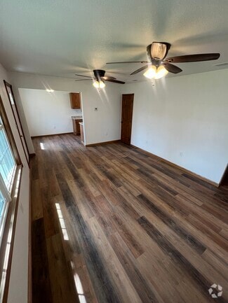 Building Photo - 853 Oak St