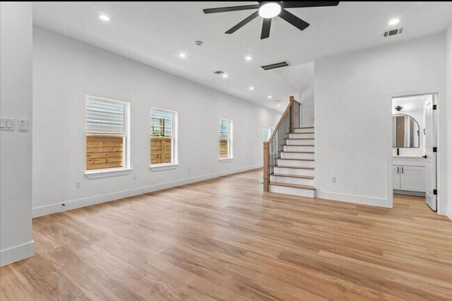 Foto del edificio - 8323 Observatory St