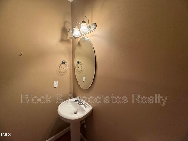 Foto del edificio - 5938 Kohler Ln