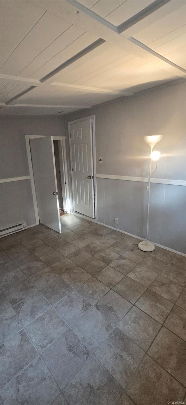 Building Photo - 35 Cedarhurst Ave