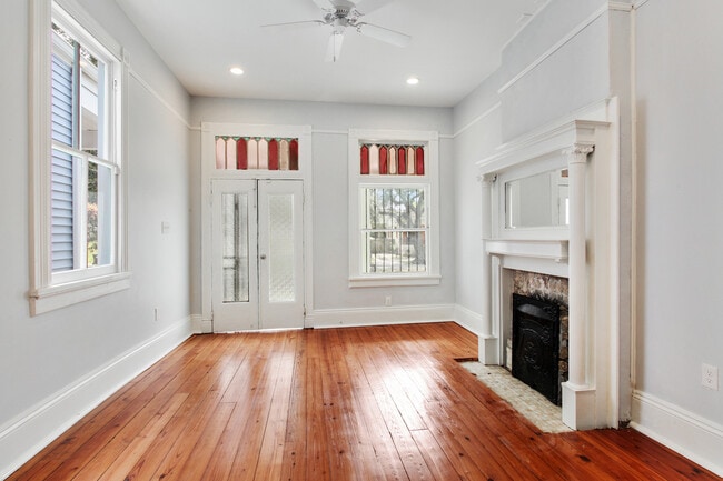 Foto del edificio - 3023 Banks- right