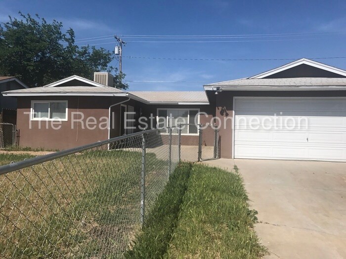 11416 Redwood St, Armona, CA 93202 House for Rent in Armona, CA