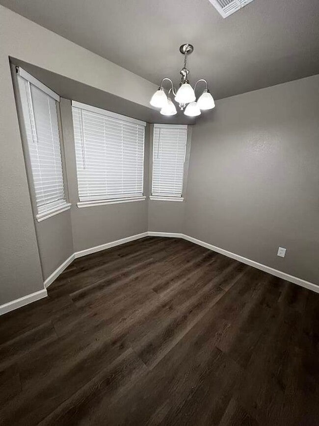 Building Photo - 3205 SE Coachman Pl