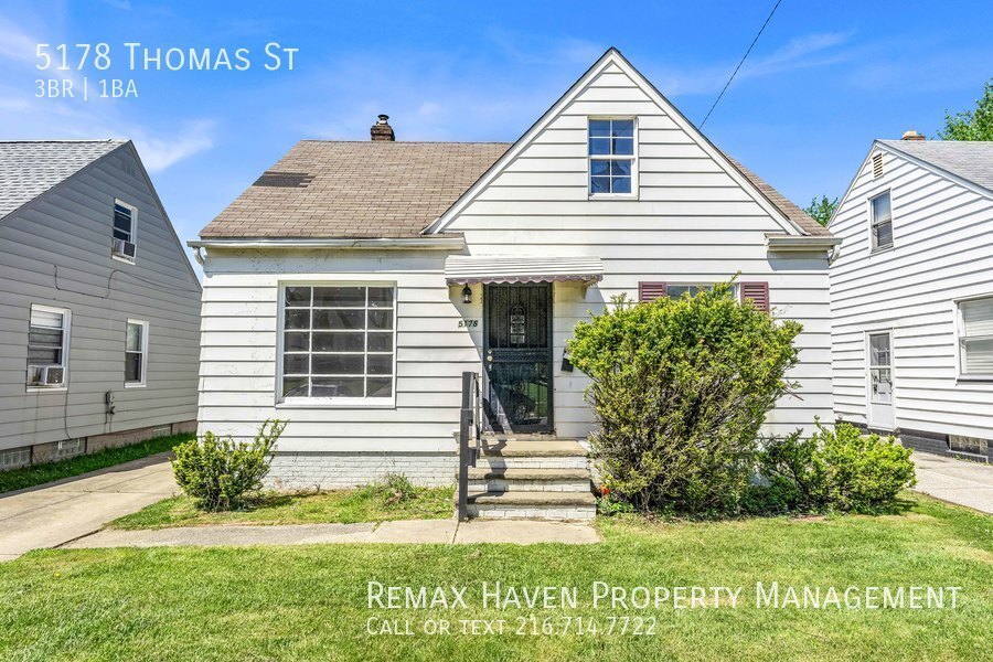 Primary Photo - 5178 Thomas St, Maple Heights - Spacious 3...
