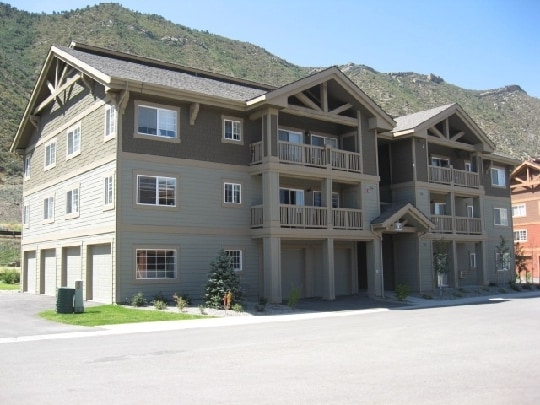Building Photo - 612 River View Drive