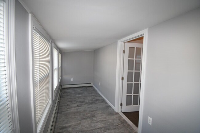 Building Photo - 158 1st Ave