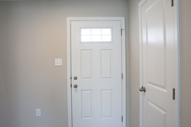 Building Photo - Spacious 4-Bedroom Family Home in Williamsburg – Perfect for Comfortable Living!