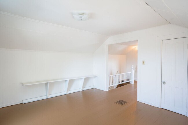 Foto del edificio - 1227 Green Bay St