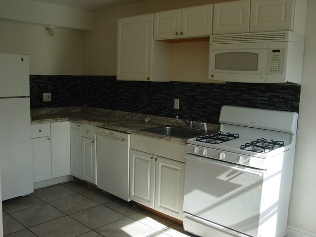 Building Photo - Large Home - Mayfair