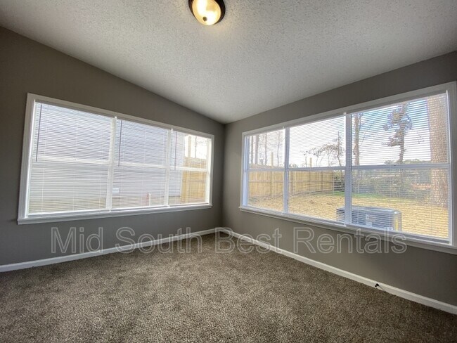 Foto del edificio - 2212 Loop Acres Dr