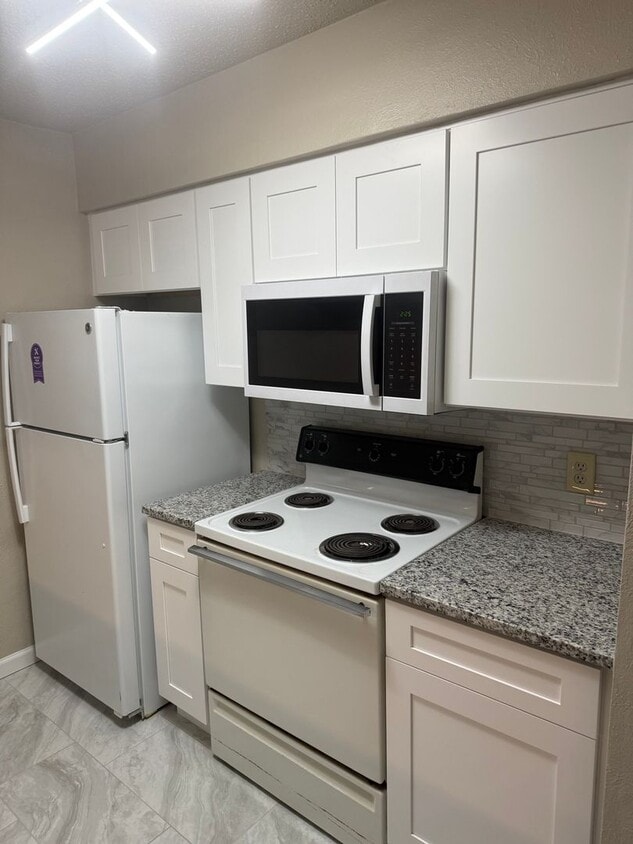 Foto principal - 5630 Boca Raton Blvd