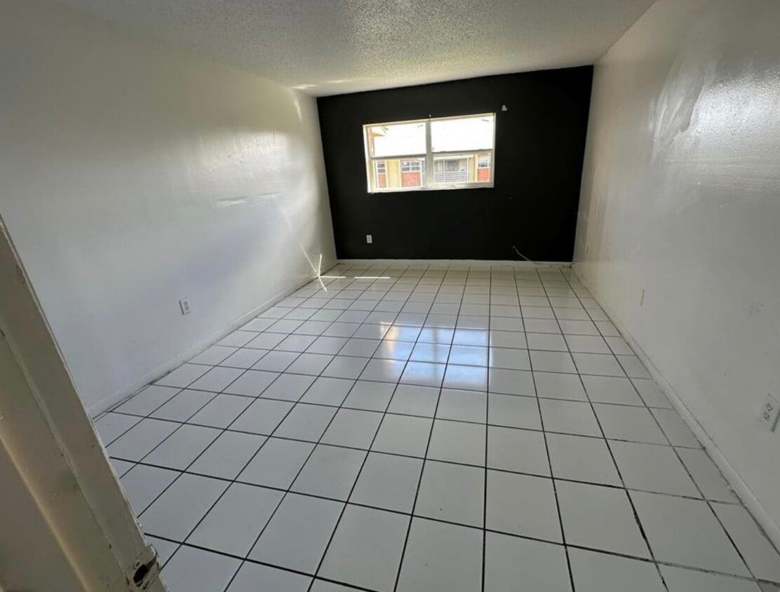 Foto del edificio - 3700 NW 21st St