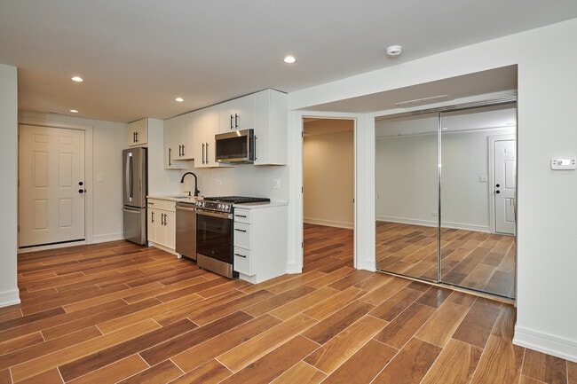 Foto del edificio - 5200 N Winthrop Ave