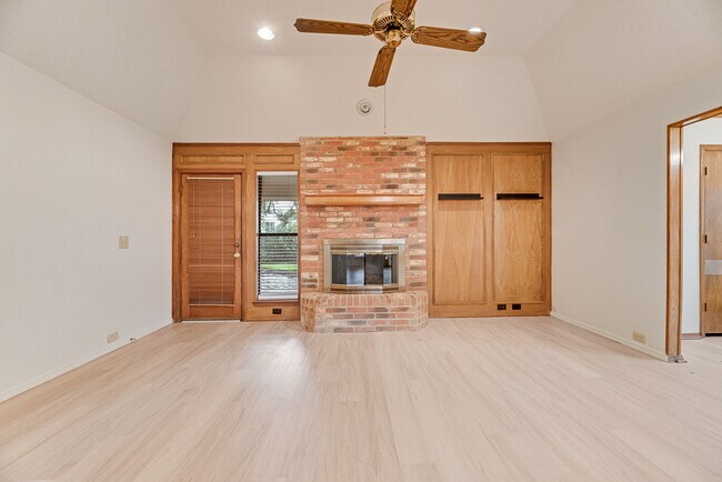 Foto del edificio - 2209 Winona Dr