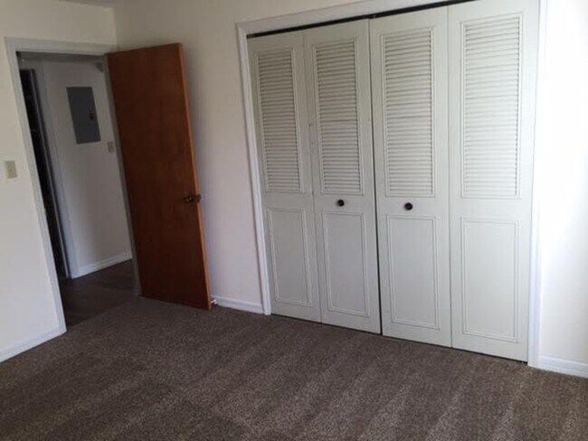 Large closet in master - 3183 Finsterwald Dr
