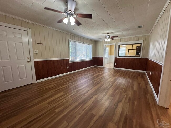 Foto del edificio - 608 N 70th Ave