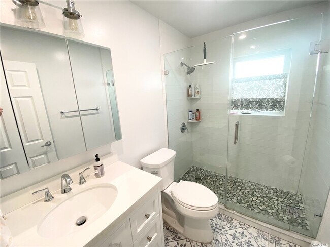 Foto del edificio - 87 Bay St