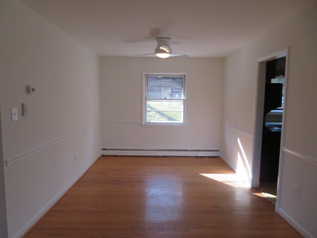 Building Photo - 26 Lakeside Dr