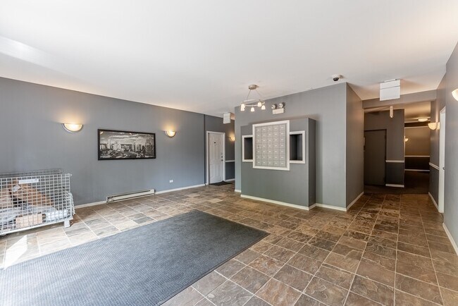 Foto del edificio - 2720 W Cortland St