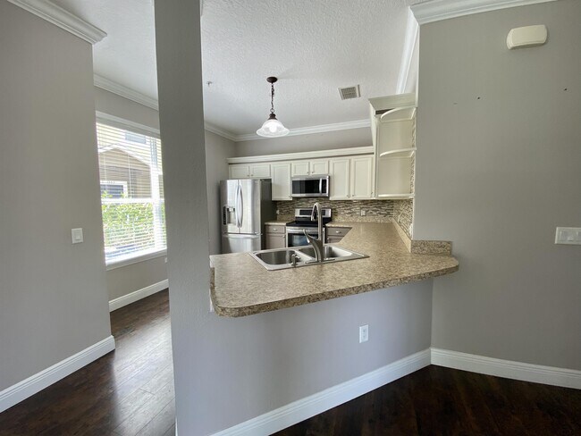 Foto del edificio - 1343 Broken Oak Dr