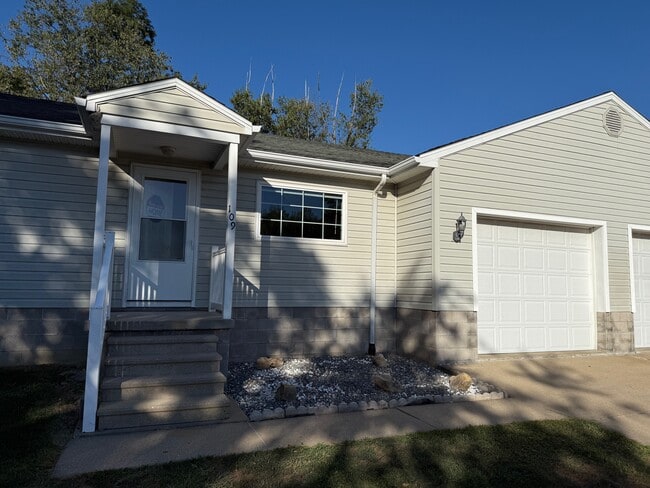 Building Photo - 109 Campbell Ln