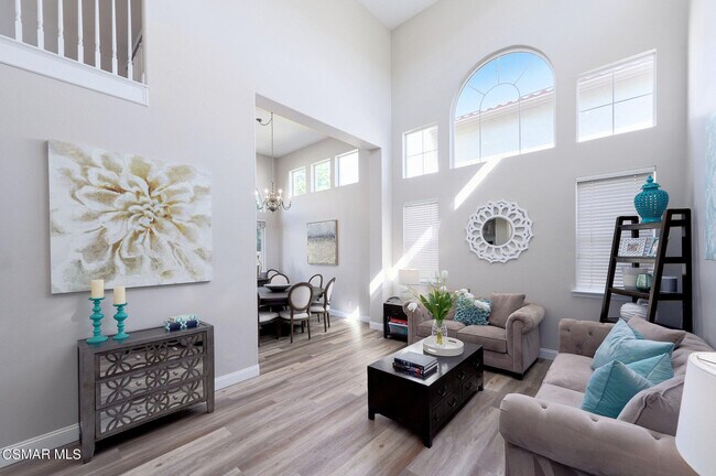 Building Photo - 3625 El Encanto Dr
