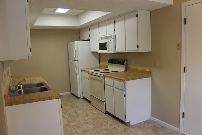 Foto del edificio - 8139 N Stoddard Ave