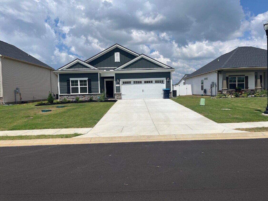 Foto principal - 306 Crimper Ln