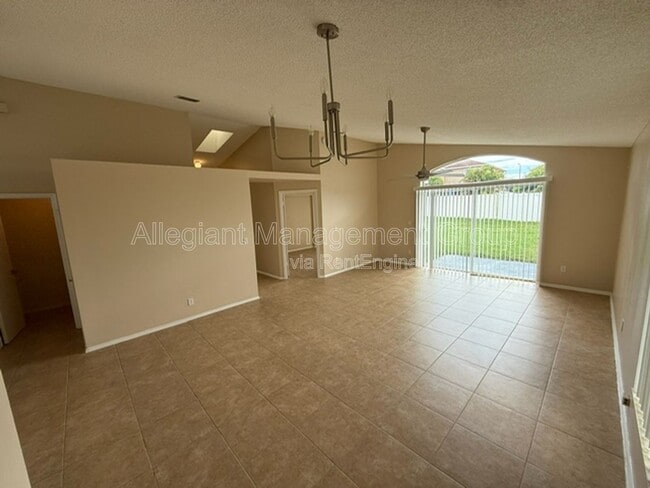 Building Photo - 1448 Avleigh Cir
