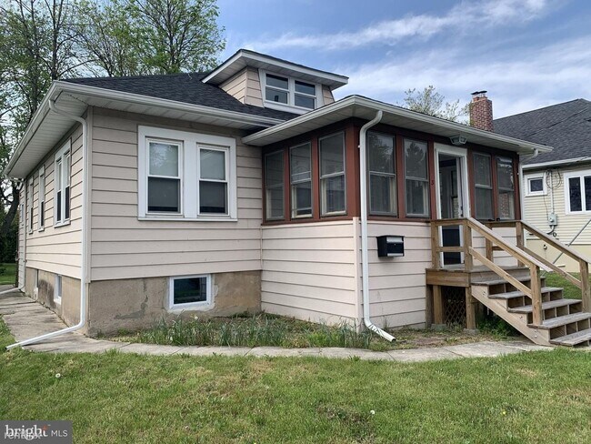 Building Photo - 1 br, 1 bath House - 3 Ewingville Rd
