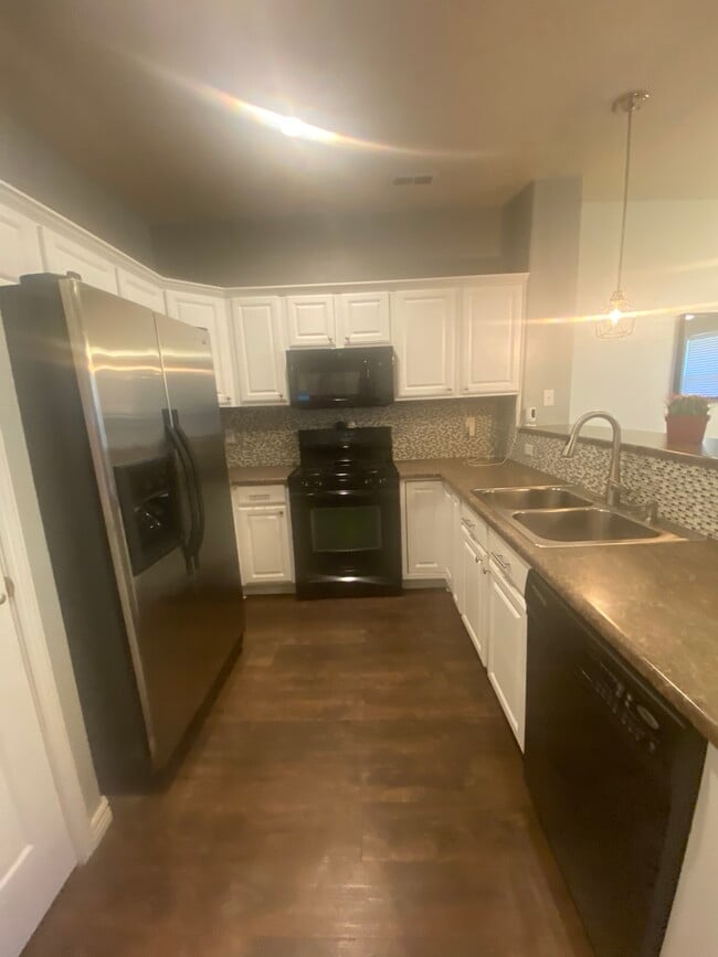 Building Photo - 1582 W 10 S