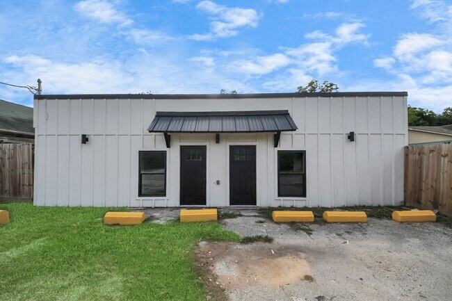 Foto del edificio - 7208 Helmers St