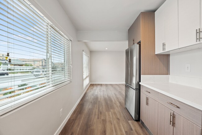 Foto del edificio - 1358 W 36th St