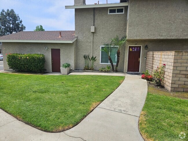 Townhouse - 4195 Kingsley St