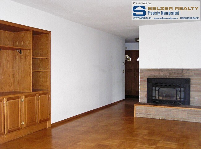 Foto del edificio - Roomy 3 bedroom home on Ukiah's Westside!