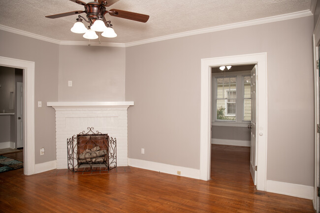 Foto del edificio - 3317 W Capitol Ave