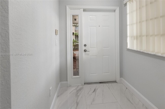 Foto del edificio - 2707 NW 80th Ave