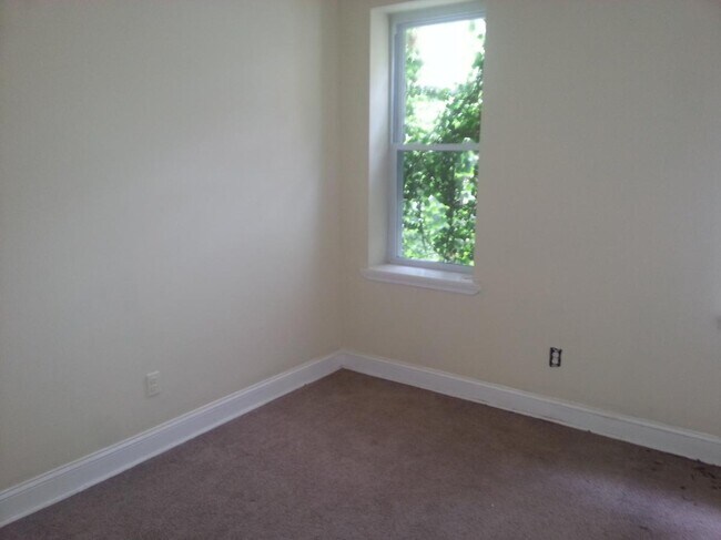 Foto del edificio - 2157 Eastburn Ave