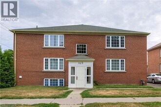 Building Photo - 169 Chapel St