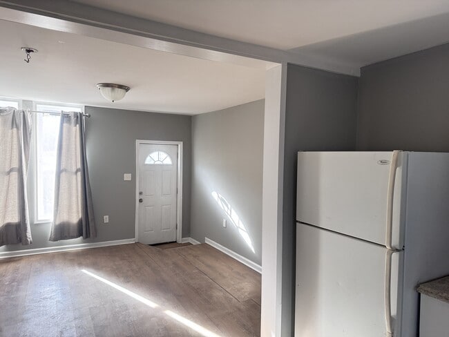 Photo - 1004 W Lombard St Townhome