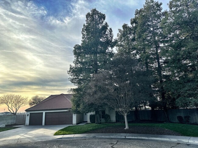 Foto del edificio - 2322 E Murray Ct
