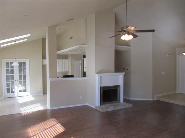 Building Photo - 3217 Cliffview Dr