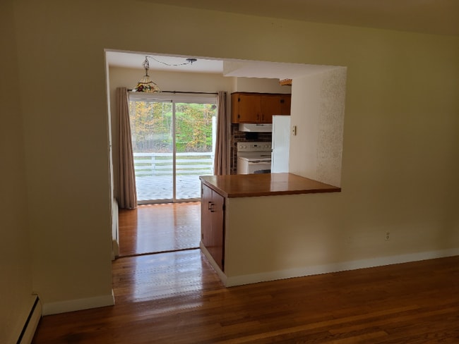 Building Photo - 64 N Pownal Rd