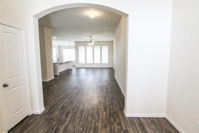 Building Photo - 29631 Clover Shore Dr